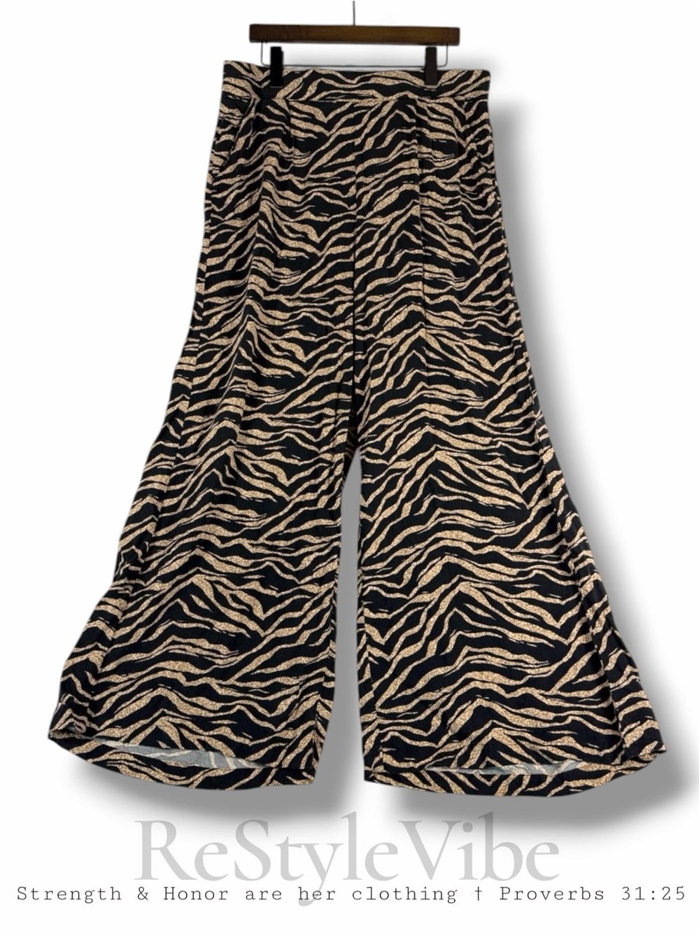 TORRID Women’s Size 1R 1X 14-16 Pants Wide Leg Animal Zebra Print Pull-On Style